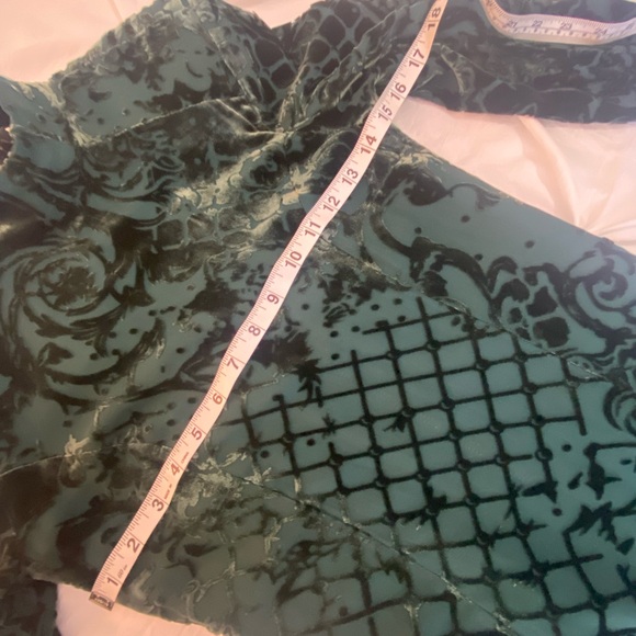 NEW WITH TAGS BALMAIN x H&M Green Velvet Minidress - Limited Edition - Size 4 - Picture 12 of 16